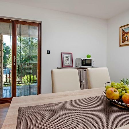 Apartment Nika Rovinj Bagian luar foto