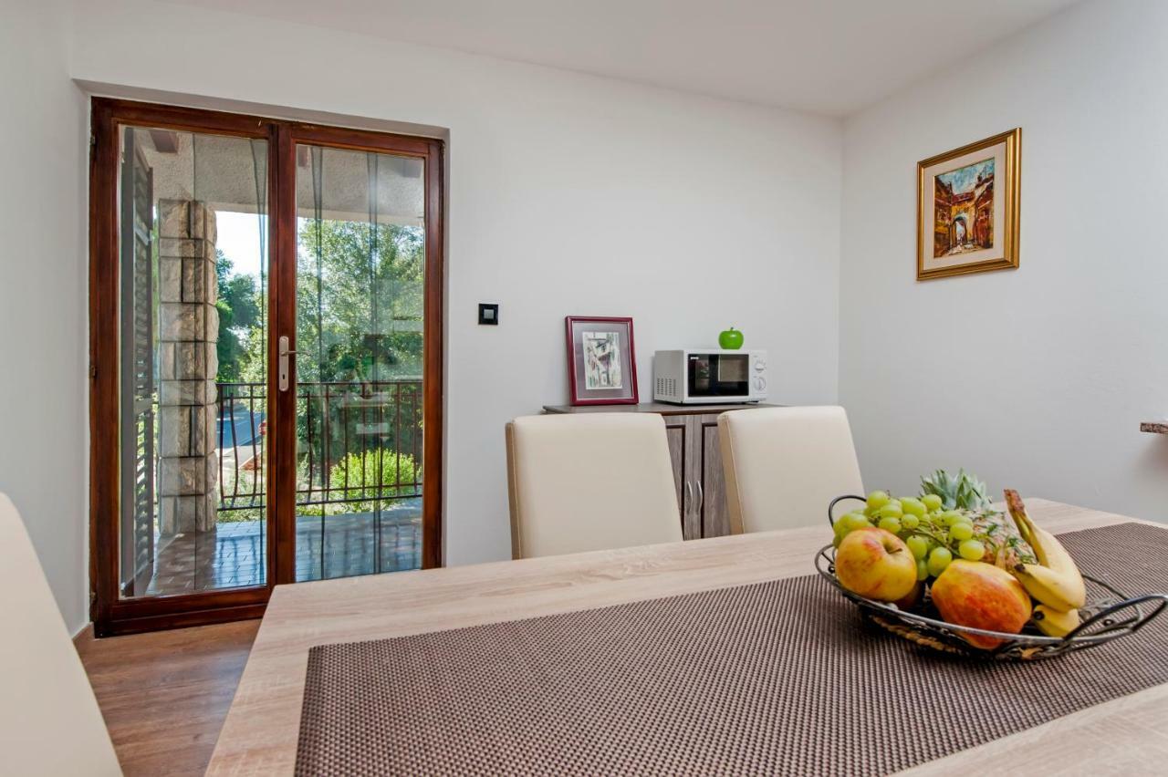 Apartment Nika Rovinj Bagian luar foto