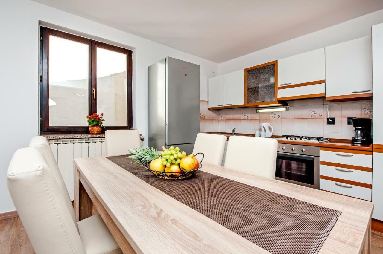 Apartment Nika Rovinj Bagian luar foto