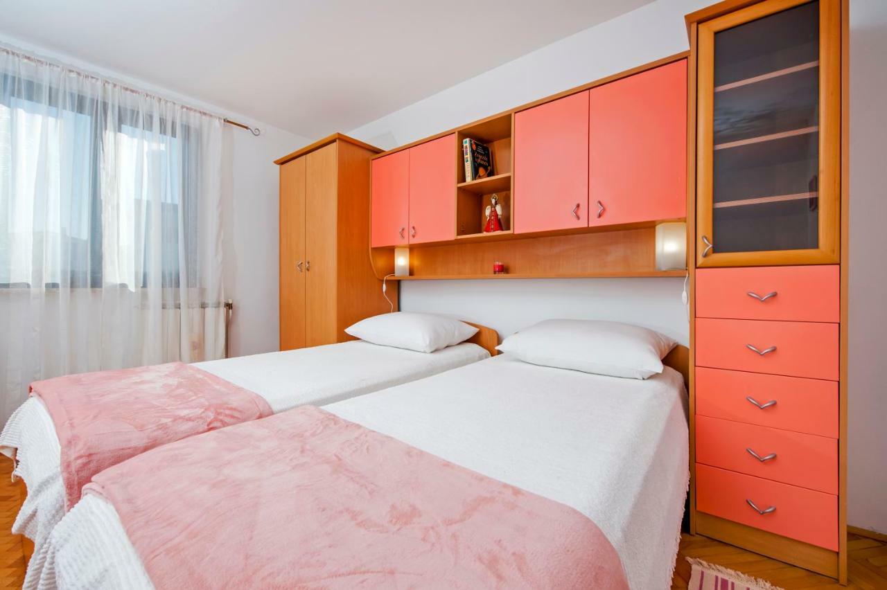 Apartment Nika Rovinj Bagian luar foto