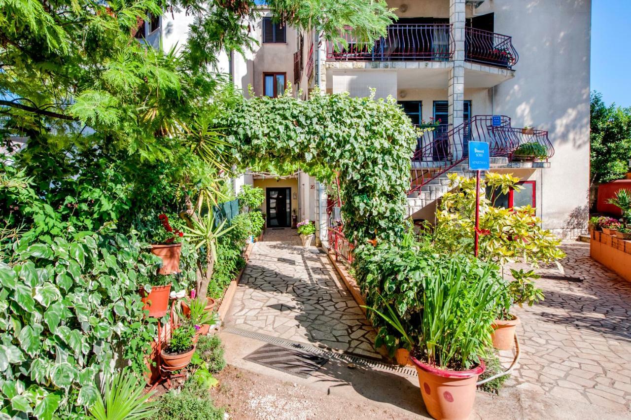 Apartment Nika Rovinj Bagian luar foto