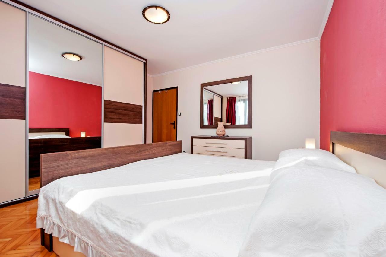 Apartment Nika Rovinj Bagian luar foto