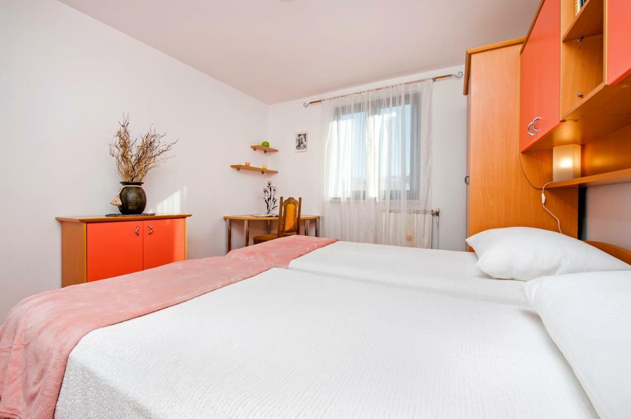 Apartment Nika Rovinj Bagian luar foto